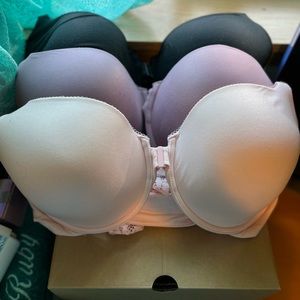 Used Victoria’s Secret racer back bras